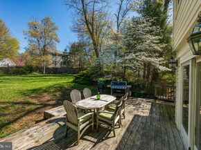 1910 Grand Court, Vienna VA 22182