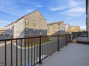 13538 Sayward Boulevard 109, Herndon VA 20171