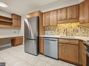 1805 Crystal Drive 1010S, Arlington VA 22202