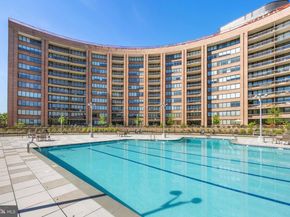 1805 Crystal Drive 1010S, Arlington VA 22202