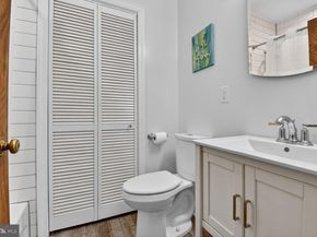 4004 8TH Street NE 4, Washington DC 20017