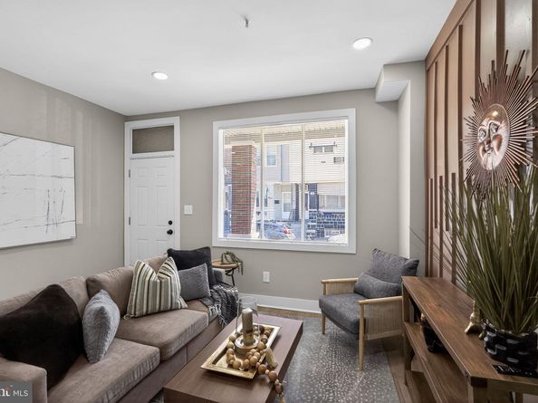 2518 S American Street, Philadelphia PA 19148