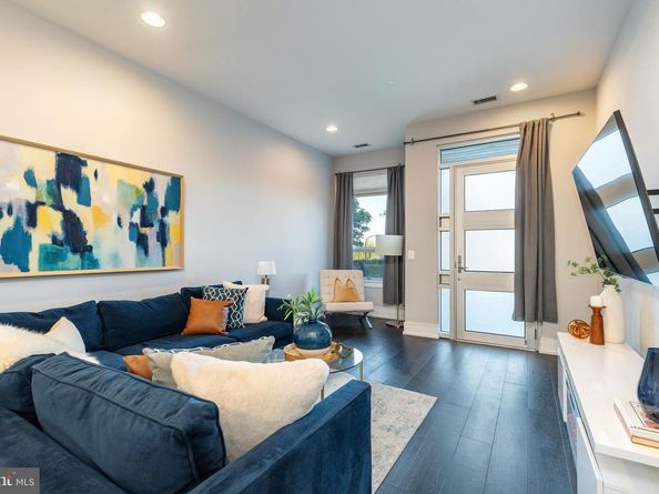 410 S Front Street 102, Philadelphia PA 19147