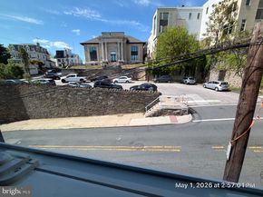 303 Green Lane, Philadelphia PA 19128
