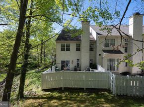 142 Green Valley Circle, Dresher PA 19025