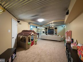 142 Green Valley Circle, Dresher PA 19025