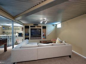 142 Green Valley Circle, Dresher PA 19025