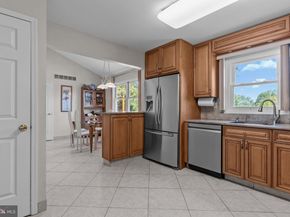 15 Roy Lane, Huntingdon Valley PA 19006