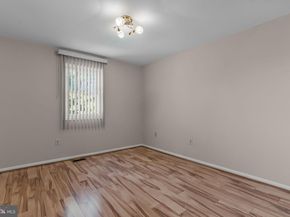 15 Roy Lane, Huntingdon Valley PA 19006