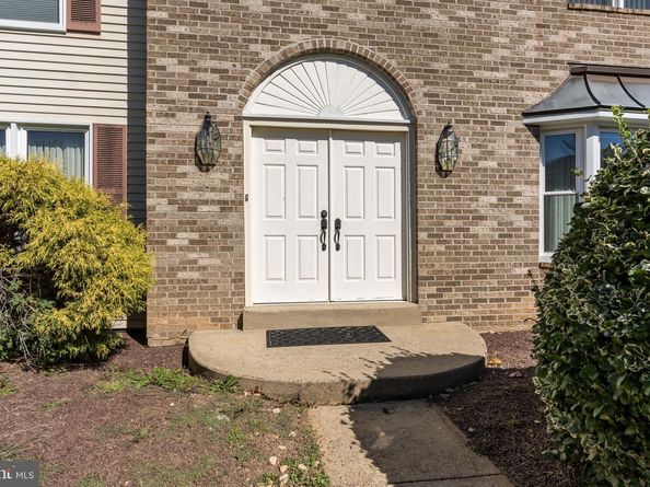 15 Roy Lane, Huntingdon Valley PA 19006