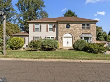15 Roy Lane