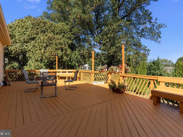 15 Roy Lane, Huntingdon Valley PA 19006
