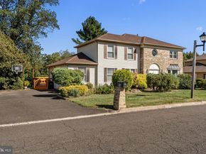 15 Roy Lane, Huntingdon Valley PA 19006