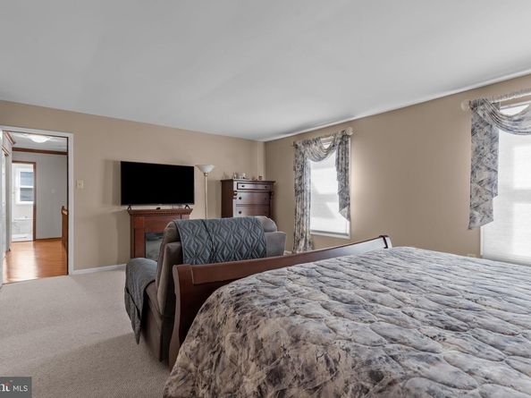 15 Roy Lane, Huntingdon Valley PA 19006