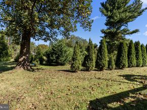 15 Roy Lane, Huntingdon Valley PA 19006