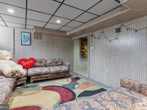 15 Roy Lane, Huntingdon Valley PA 19006