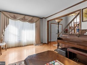 15 Roy Lane, Huntingdon Valley PA 19006