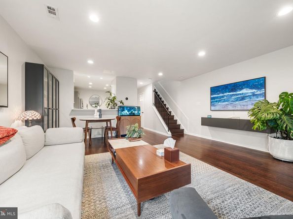 907 S Rolfe Street 1A, Arlington VA 22204
