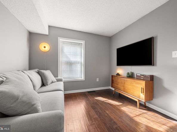 907 S Rolfe Street 1A, Arlington VA 22204