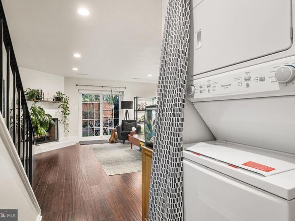 907 S Rolfe Street 1A, Arlington VA 22204