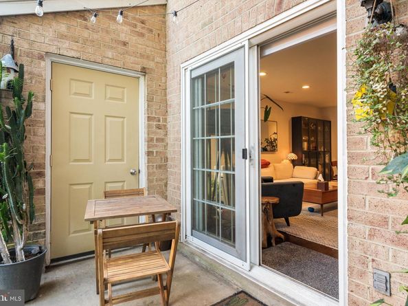 907 S Rolfe Street 1A, Arlington VA 22204