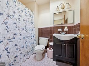 9009 Brous Avenue, Philadelphia PA 19152