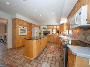 800 Maple Glen Lane, Wayne PA 19087