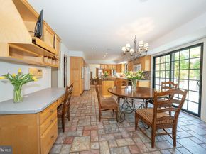 800 Maple Glen Lane, Wayne PA 19087