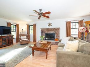 800 Maple Glen Lane, Wayne PA 19087