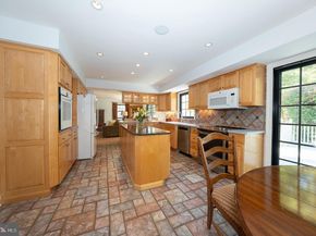 800 Maple Glen Lane, Wayne PA 19087