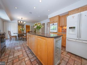 800 Maple Glen Lane, Wayne PA 19087