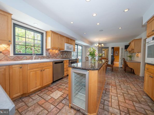 800 Maple Glen Lane, Wayne PA 19087