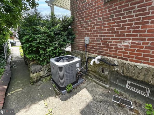 1507 E Duval Street, Philadelphia PA 19138