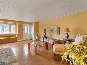 1312 E Sharpnack Street