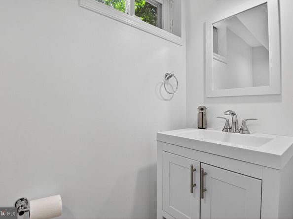 1013 26TH Street S, Arlington VA 22202