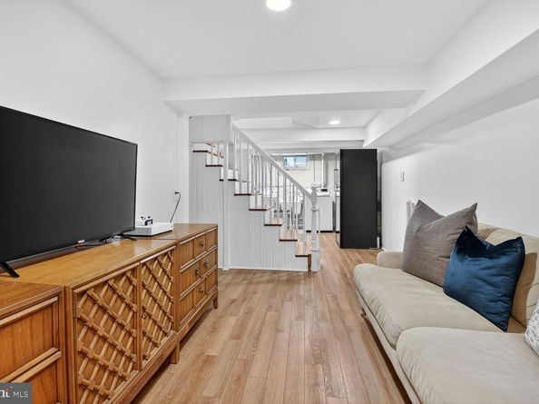1013 26TH Street S, Arlington VA 22202