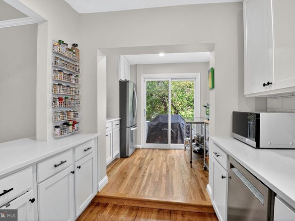 1013 26TH Street S, Arlington VA 22202