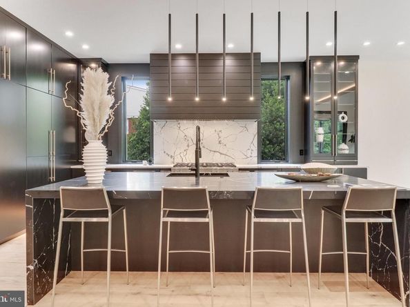 7816 Georgetown Pike, Mclean VA 22102