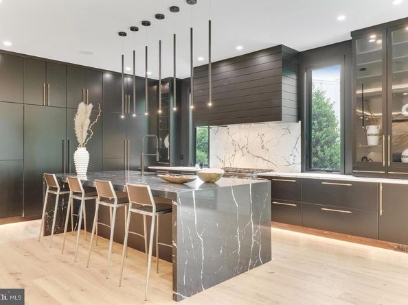 7816 Georgetown Pike, Mclean VA 22102