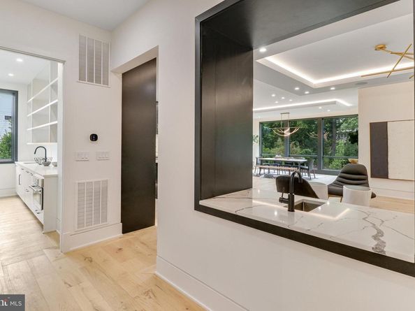 7816 Georgetown Pike, Mclean VA 22102