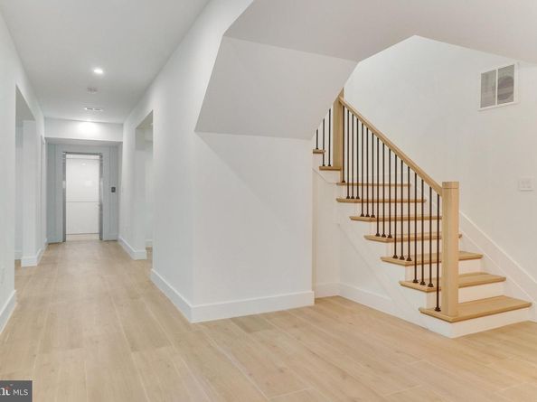 7816 Georgetown Pike, Mclean VA 22102