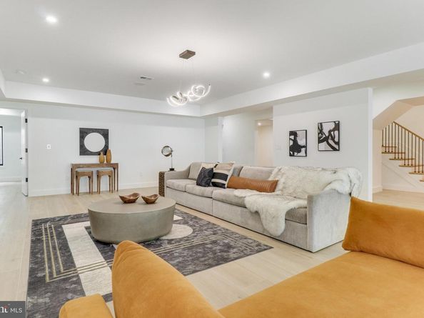 7816 Georgetown Pike, Mclean VA 22102