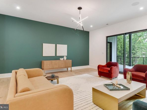 7816 Georgetown Pike, Mclean VA 22102