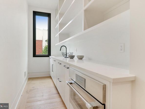 7816 Georgetown Pike, Mclean VA 22102