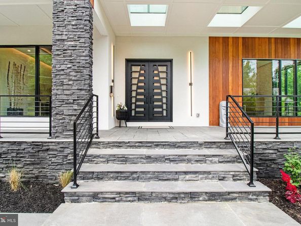 7816 Georgetown Pike, Mclean VA 22102