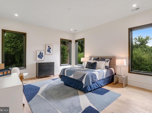 7816 Georgetown Pike, Mclean VA 22102