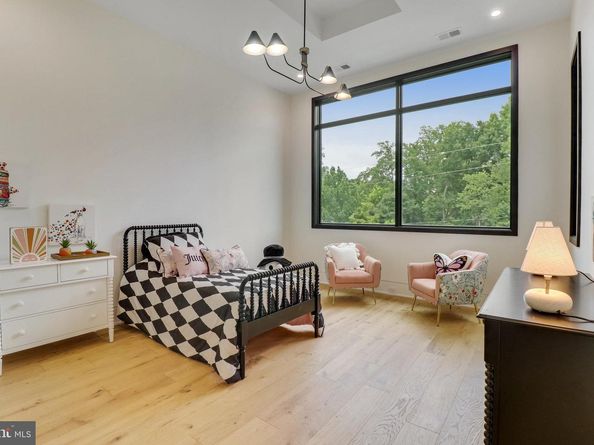 7816 Georgetown Pike, Mclean VA 22102