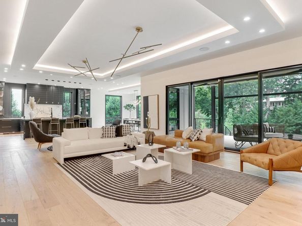 7816 Georgetown Pike, Mclean VA 22102