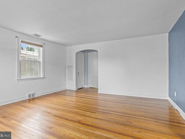 30 Wayne Avenue, Springfield PA 19064
