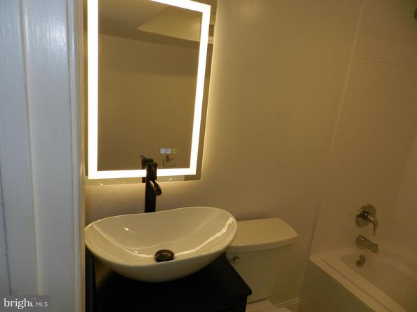 4325 Halley Terrace SE 101, Washington DC 20032